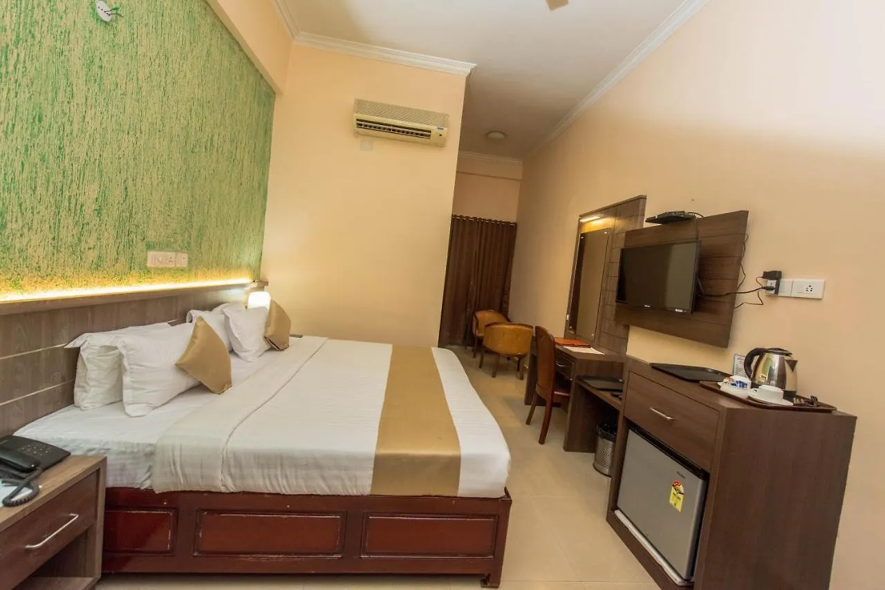 Kallada Golden Hotel Thrissur 3*,